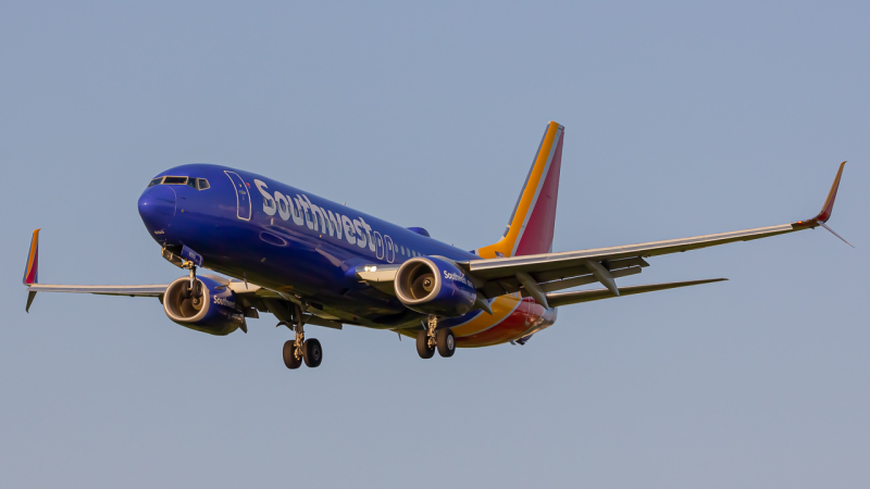 Photo of N8553W - Southwest Airlines Boeing 737-800 at CMH on AeroXplorer Aviation Database