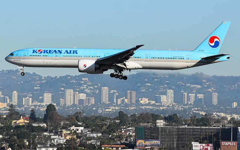 Photo of HL7204 - Korean Air Boeing 777-300ER at LAX on AeroXplorer Aviation Database