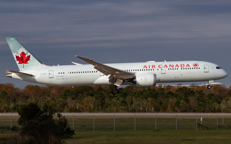 Photo of C-FGFZ - Air Canada Boeing 787-9 at MCO on AeroXplorer Aviation Database