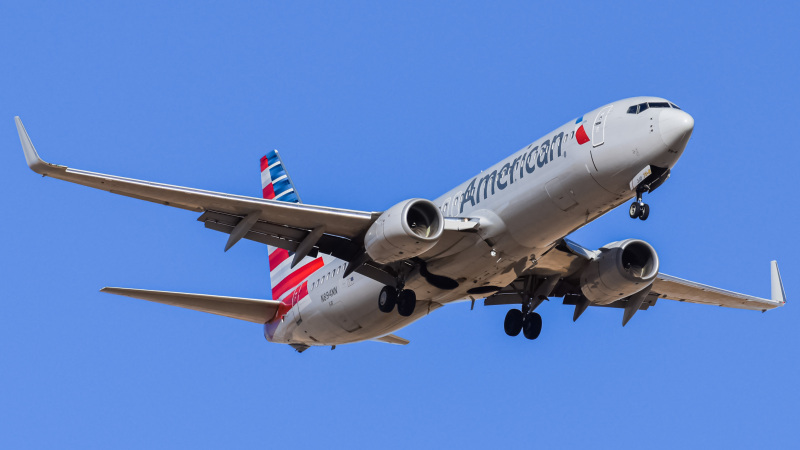 Photo of N894NN - American Airlines Boeing 737-800 at DEN on AeroXplorer Aviation Database
