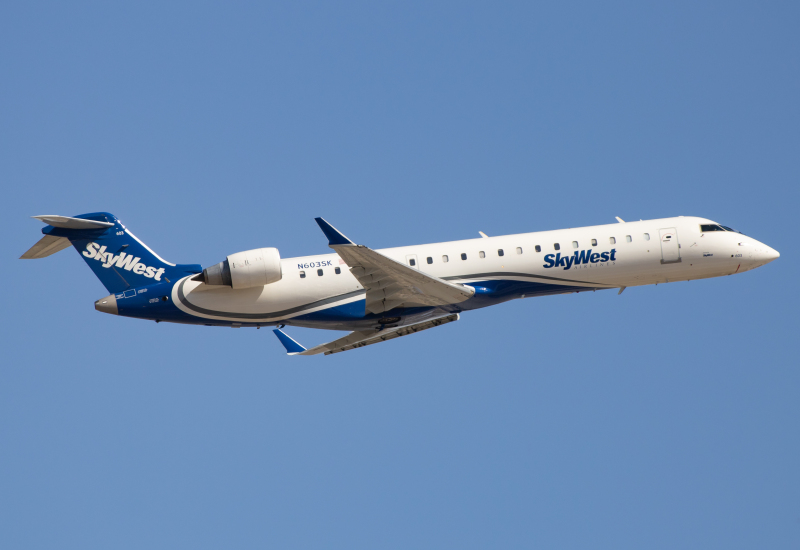 Photo of N603SK - SkyWest Airlines Bombardier CRJ-700 at PHX on AeroXplorer Aviation Database