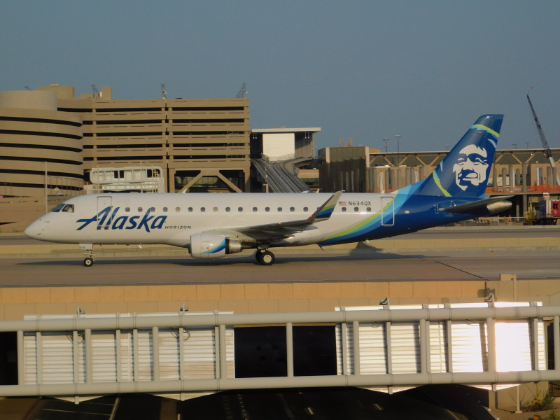 Photo of N634QX - Alaska Airlines  Embraer E175 at PHX on AeroXplorer Aviation Database