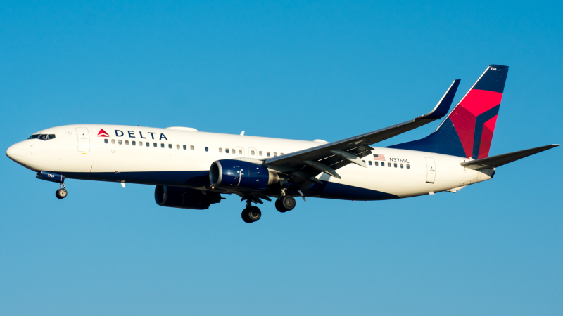 Photo of N3769l - Delta Airlines Boeing 737-700 at BWI on AeroXplorer Aviation Database
