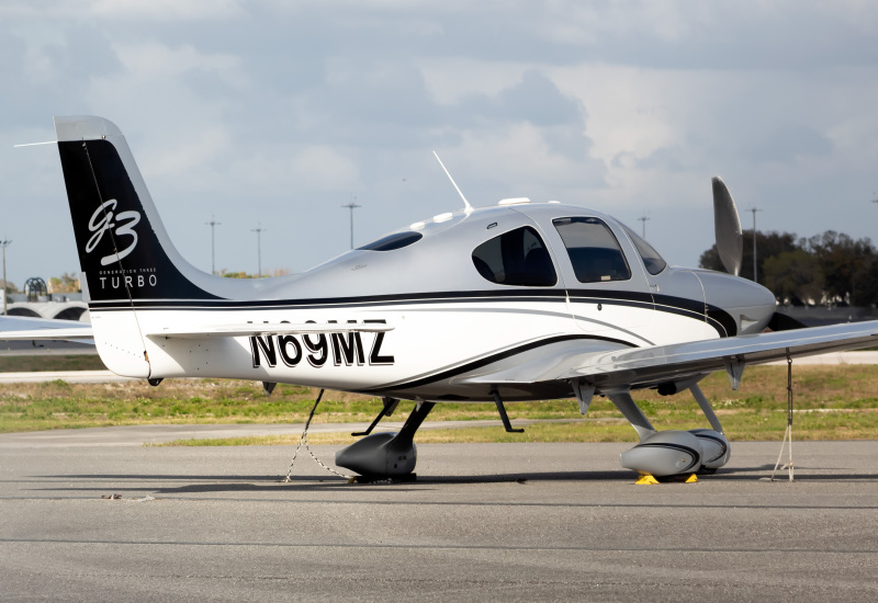 Photo of N69MZ - PRIVATE Cirrus SR22 G3 Turbo at ORL on AeroXplorer Aviation Database
