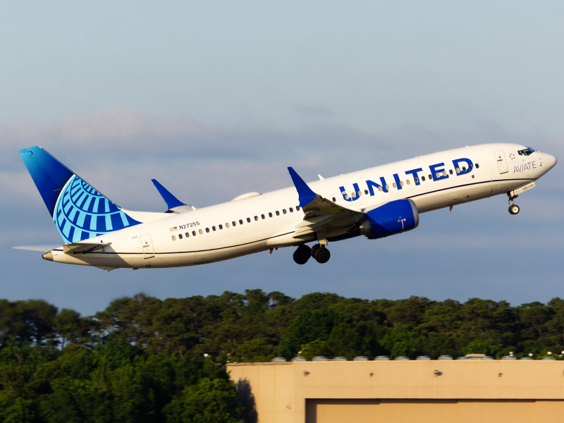 Photo of N27255 - United Airlines Boeing 737 MAX 8 at IAH on AeroXplorer Aviation Database