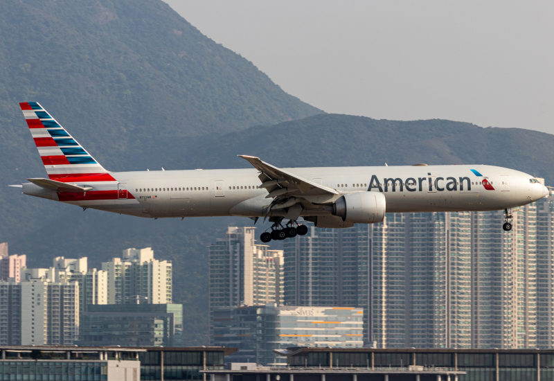 Photo of N722AN - American Airlines Boeing 777-300ER at HKG on AeroXplorer Aviation Database