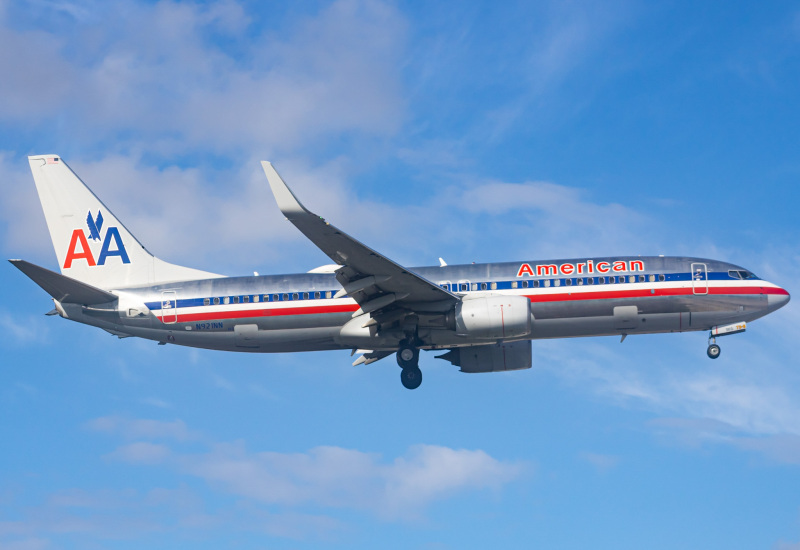 Photo of N921nn - American Airlines Boeing 737-823 at Fll on AeroXplorer Aviation Database