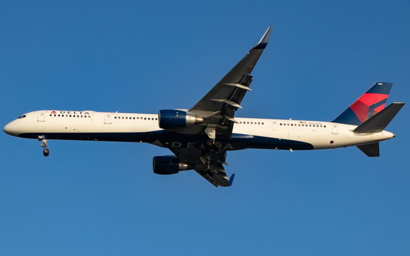 Photo of N582NW - Delta Airlines Boeing 757-300 at TPA on AeroXplorer Aviation Database