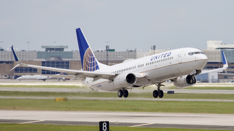 Photo of N76503 - United Airlines Boeing 737-800 at IAH on AeroXplorer Aviation Database