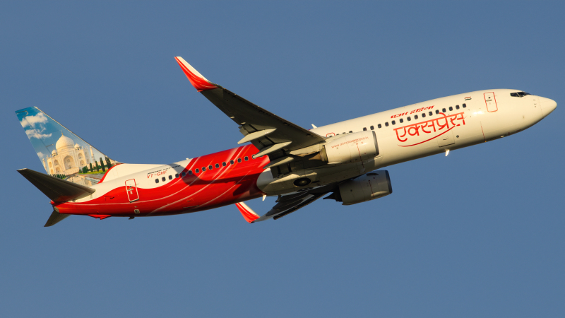 Photo of VT-GHF - Air India Express Boeing 737-800 at SIN on AeroXplorer Aviation Database