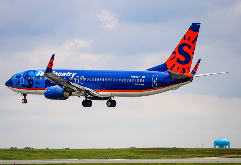Photo of N801SY - Sun Country Airlines Boeing 737-800 at BWI on AeroXplorer Aviation Database