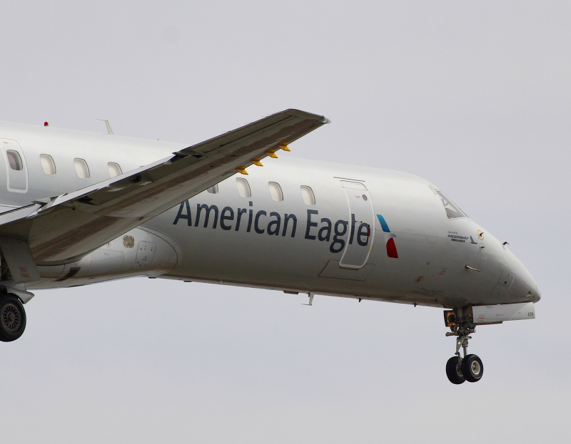 Photo of N639AE - American Eagle Embraer ERJ145 at DCA on AeroXplorer Aviation Database