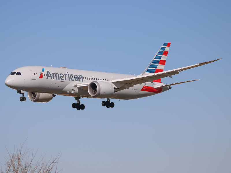 Photo of N801AC - American Airlines Boeing 787-8 at PHL on AeroXplorer Aviation Database