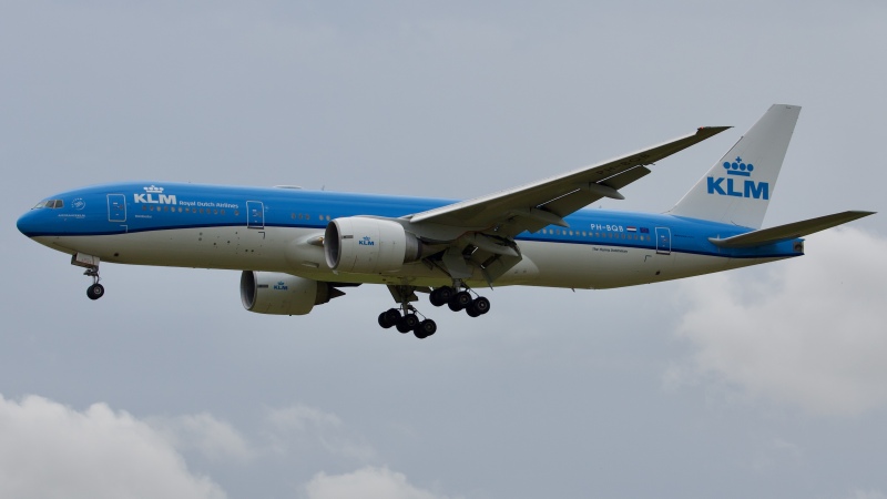 Photo of PH-BQB - KLM  Boeing 777-200ER at IAH on AeroXplorer Aviation Database