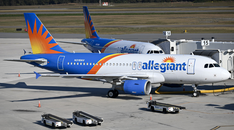 Photo of N316NV - Allegiant Air Airbus A319 at SFB on AeroXplorer Aviation Database