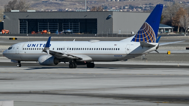 Photo of N35204 - United Airlines Boeing 737-800 at RNO on AeroXplorer Aviation Database