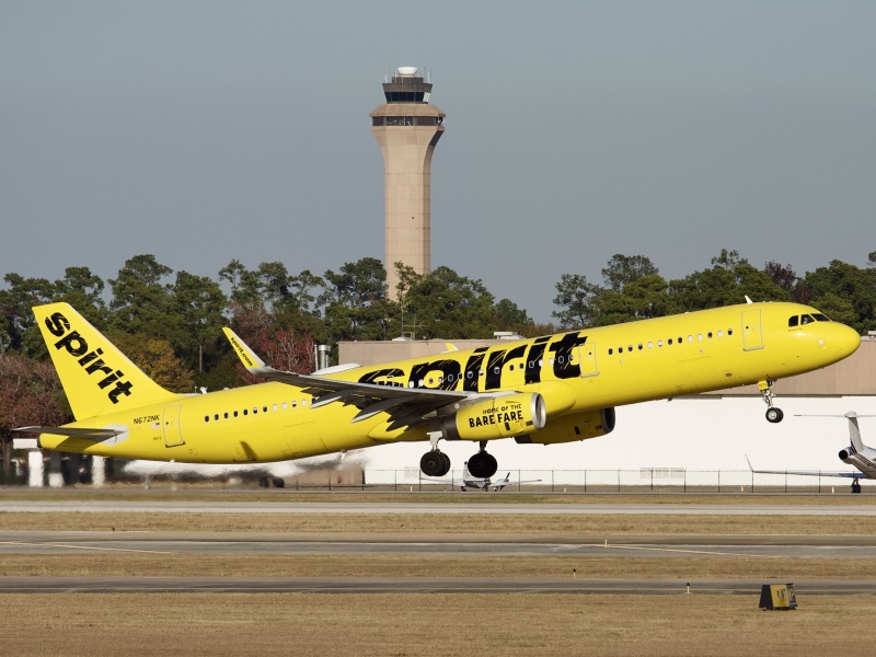 Photo of N672NK - Spirit Airlines  Airbus A321 at IAH on AeroXplorer Aviation Database