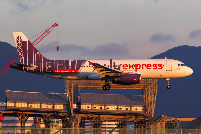 Photo of B-LCI - Hong Kong Express Airbus A320 at HKG on AeroXplorer Aviation Database