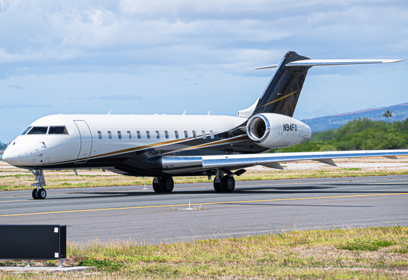 Photo of N94FX - FlexJet Bombardier Global Express XRS at HNL on AeroXplorer Aviation Database