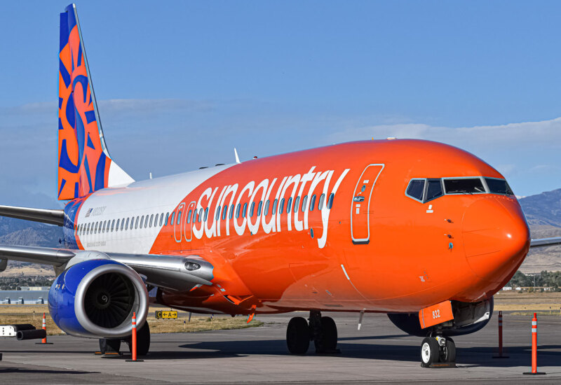 Photo of N832SY - Sun Country Airlines Boeing 737-800 at FNL on AeroXplorer Aviation Database