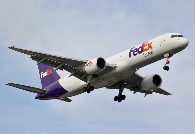 Photo of N783FD - FedEx Express Boeing 757-200 at SEA on AeroXplorer Aviation Database