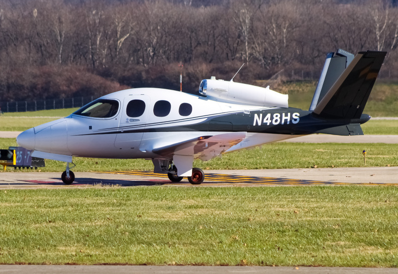 Photo of N48HS - PRIVATE  Cirrus Vision Jet at LUK on AeroXplorer Aviation Database