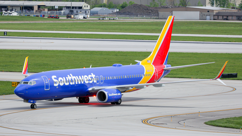Photo of N8577Z - Southwest Airlines Boeing 737-800 at CMH on AeroXplorer Aviation Database