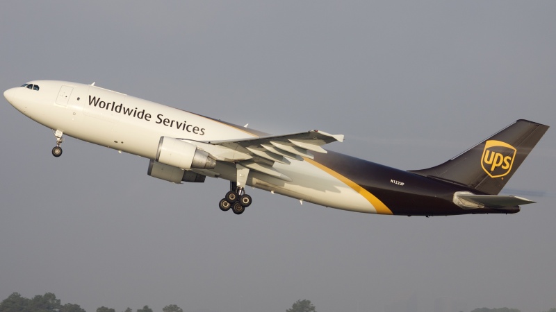 Photo of N122UP - United Parcel Service Airbus A300F-600R at IAH on AeroXplorer Aviation Database