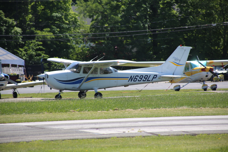 Photo of N699LP - PRIVATE Cessna 172 at N07 on AeroXplorer Aviation Database