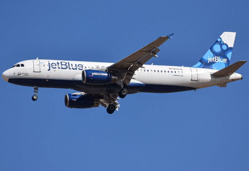 Photo of N658JB - JetBlue Airways Airbus A320 at DEN on AeroXplorer Aviation Database