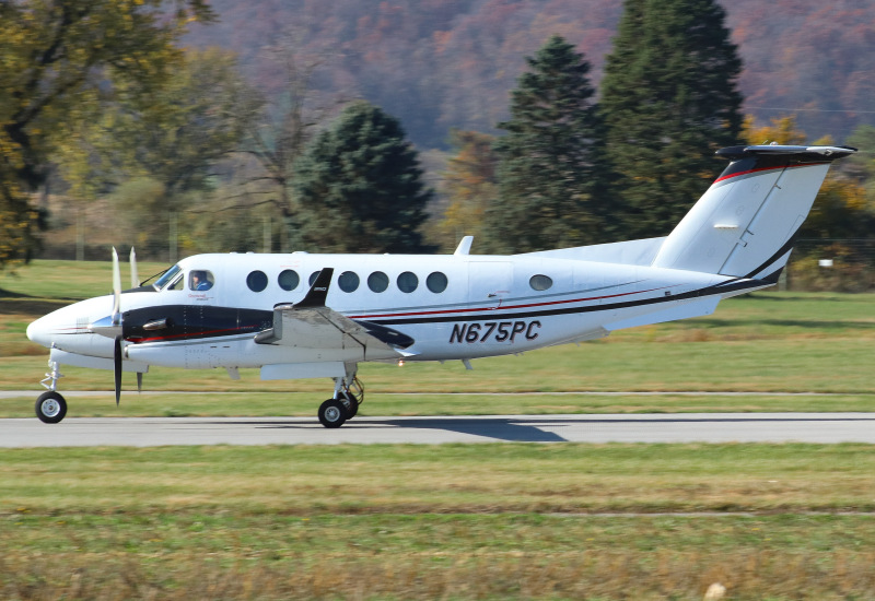 Photo of N675PC - PRIVATE Beechcraft King Air 350 at THV on AeroXplorer Aviation Database
