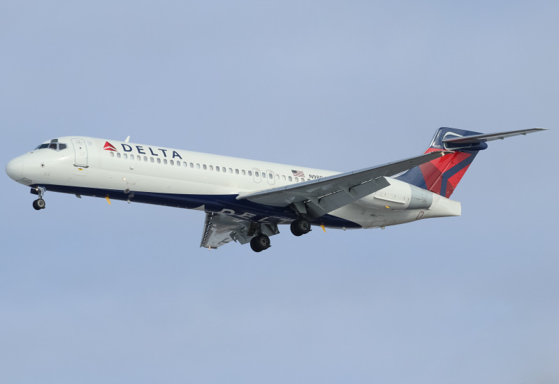 Photo of N980AT - Delta Airlines Boeing 717-200 at PHL on AeroXplorer Aviation Database