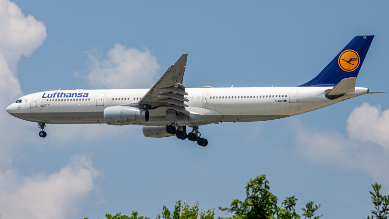Photo of D-AIKE - Lufthansa Airbus A330-300 at IAH on AeroXplorer Aviation Database