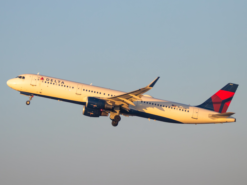 Photo of N347DN - Delta Airlines Airbus A321-200 at SAN on AeroXplorer Aviation Database