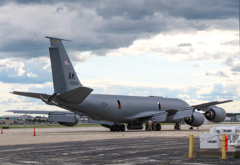 Photo of 60-0334 - USAF - United States Air Force Boeing KC-135 Stratotanker at MKE on AeroXplorer Aviation Database