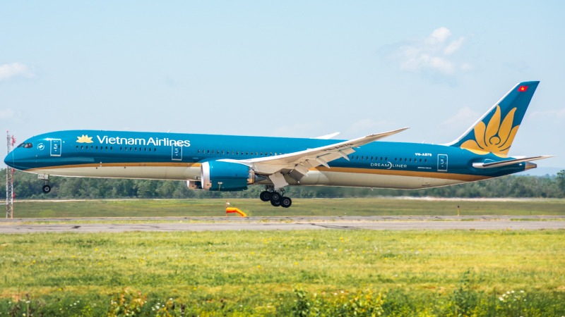 Photo of VN-A879 - Vietnam Airlines  Boeing 787-10 at IAD on AeroXplorer Aviation Database