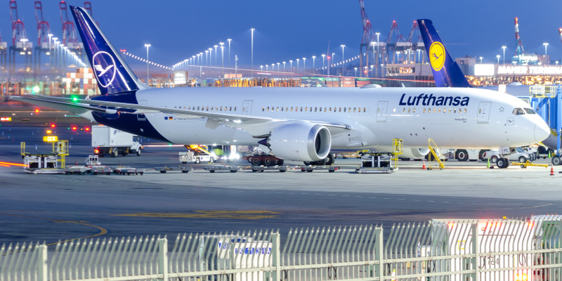 Photo of D-ABPC  - Lufthansa Boeing 787-9 at EWR on AeroXplorer Aviation Database