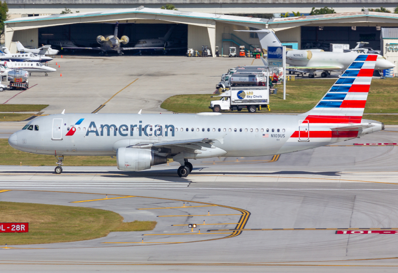 Photo of N103US - American Airlines Airbus A320 at FLL on AeroXplorer Aviation Database