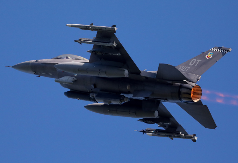Photo of 98-005 - USAF - United States Air Force General Dynamics F-16 Fighting Falcon at VOK on AeroXplorer Aviation Database