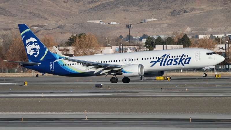 Photo of N921AK - Alaska Airlines Boeing 737 MAX 9 at RNO on AeroXplorer Aviation Database