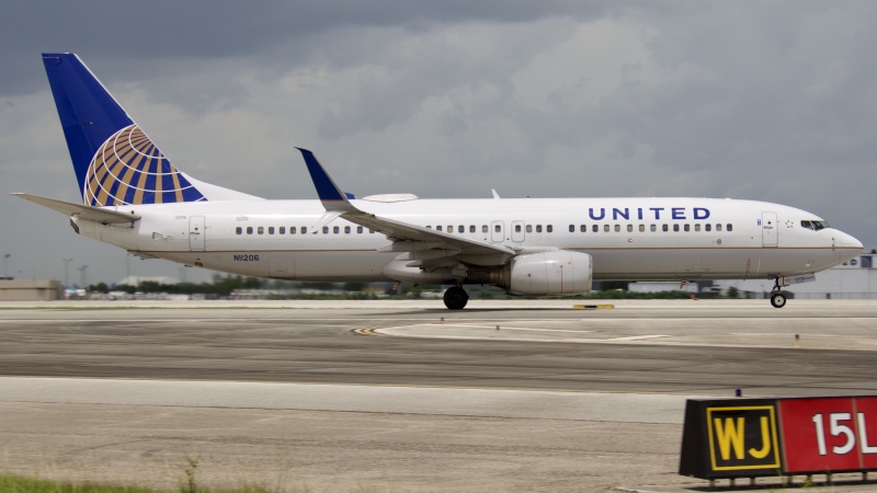 Photo of N11206 - United Airlines Boeing 737-800 at IAH on AeroXplorer Aviation Database