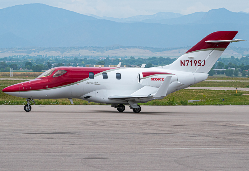 Photo of N719SJ - PRIVATE Honda HA-420 at FNL on AeroXplorer Aviation Database