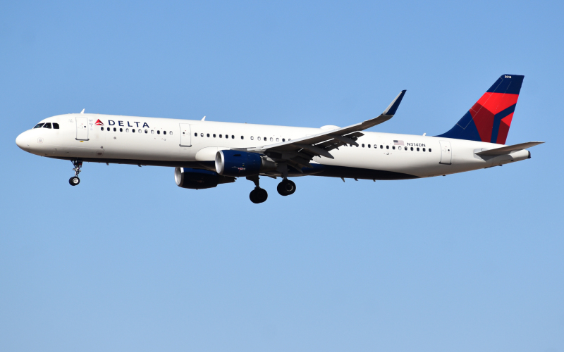 Photo of N314DN - Delta Airlines Airbus A321-200 at PHX on AeroXplorer Aviation Database