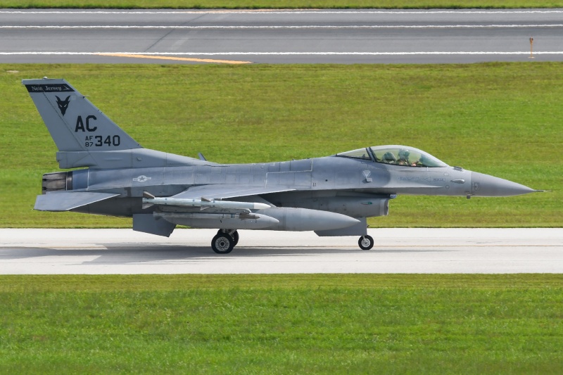 Photo of 87-0340 - USAF - United States Air Force General Dynamics F-16 Fighting Falcon at ACY on AeroXplorer Aviation Database