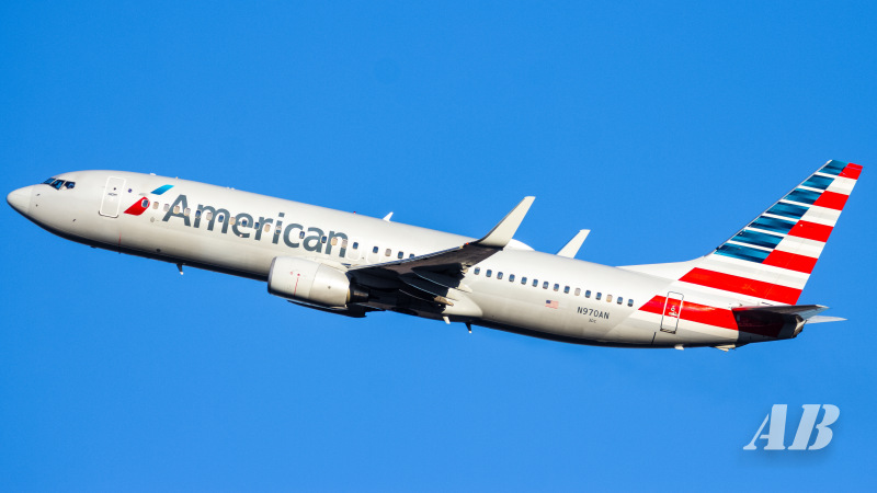 Photo of N970AN - American Airlines Boeing 737-800 at DCA on AeroXplorer Aviation Database