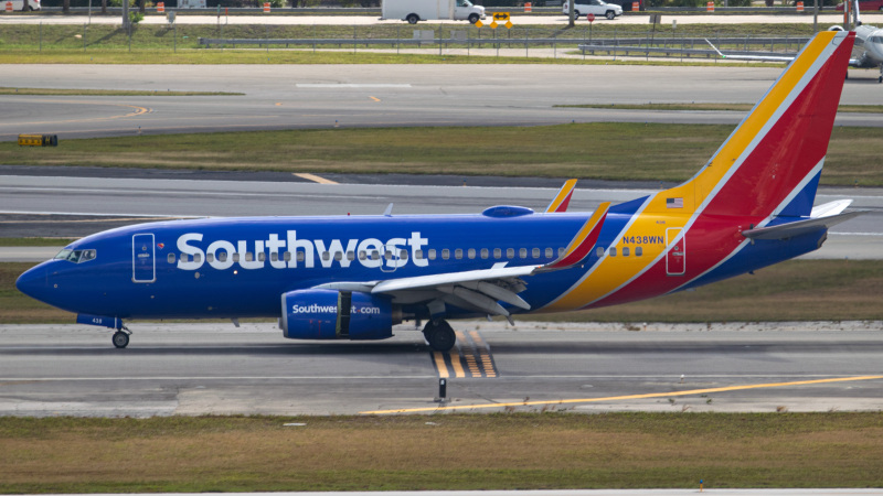 Photo of N438WN - Southwest Airlines Boeing 737-700 at PBI on AeroXplorer Aviation Database
