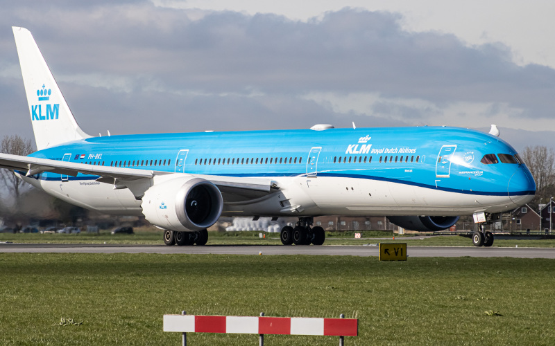 Photo of PH-BKL - KLM Boeing 787-9 at AMS on AeroXplorer Aviation Database