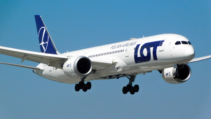 Photo of SP-LSF - LOT Polish Airlines Boeing 787-9 at WAW on AeroXplorer Aviation Database