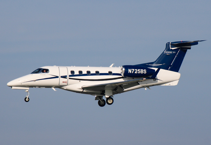 Photo of N726BS - PRIVATE Embraer Phenom 300 at SAN on AeroXplorer Aviation Database