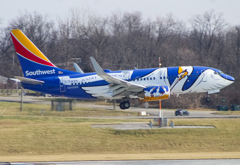 Photo of N946WN - Southwest Airlines Boeing 737-700 at CVG on AeroXplorer Aviation Database